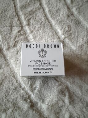 Bobbi Brown Vitamin Enriched Face Base -